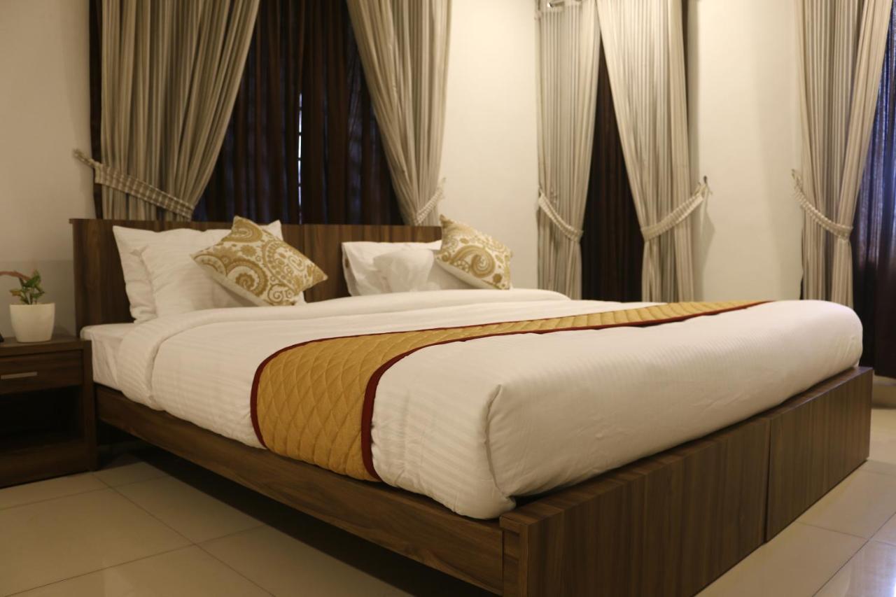 เดอะ รูบิส Hotel Kottakkal ภายนอก รูปภาพ