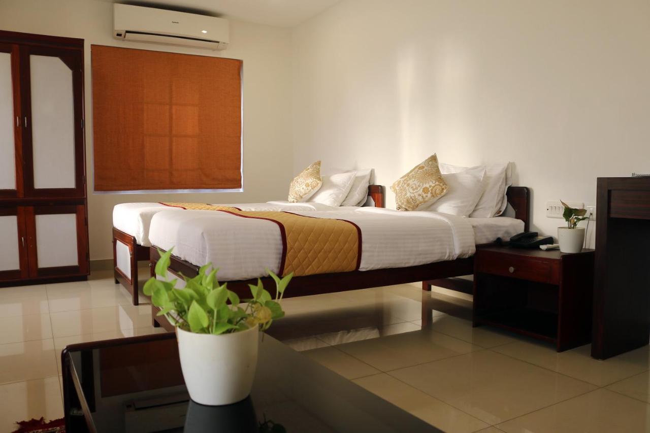 เดอะ รูบิส Hotel Kottakkal ภายนอก รูปภาพ