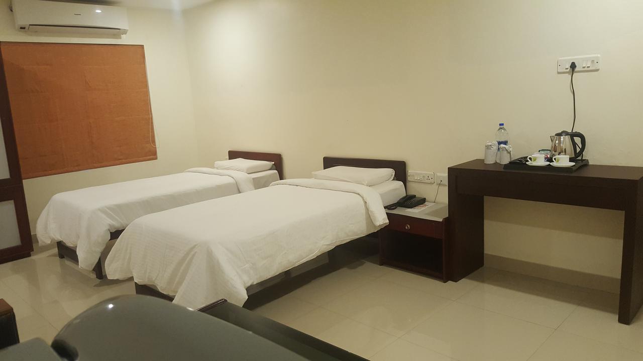 เดอะ รูบิส Hotel Kottakkal ภายนอก รูปภาพ