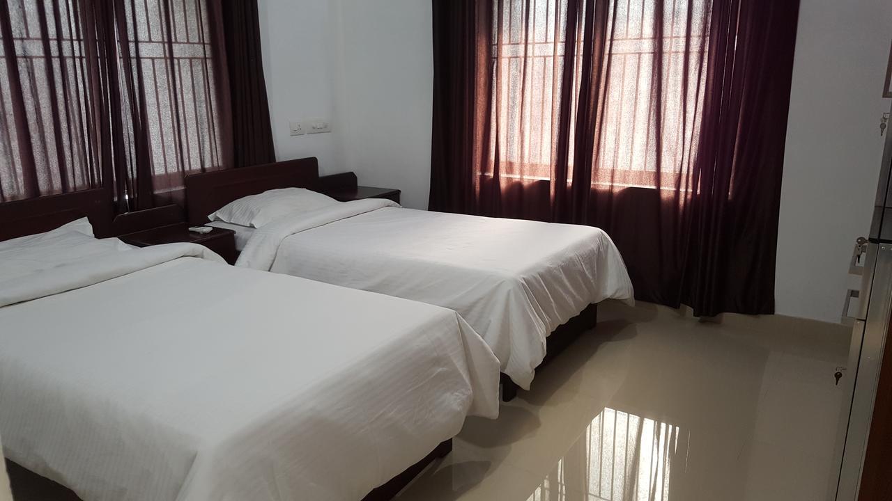 เดอะ รูบิส Hotel Kottakkal ภายนอก รูปภาพ